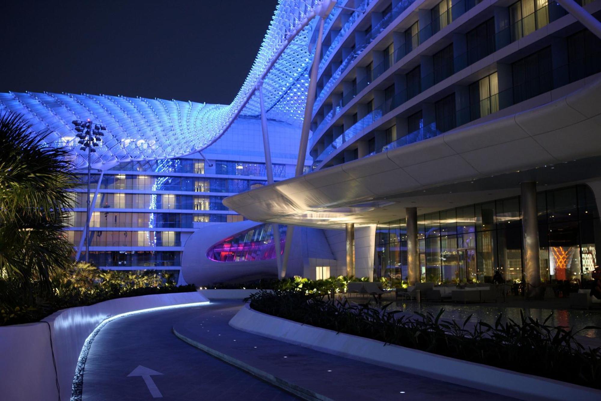 Отель W Abu Dhabi - Yas Island Экстерьер фото